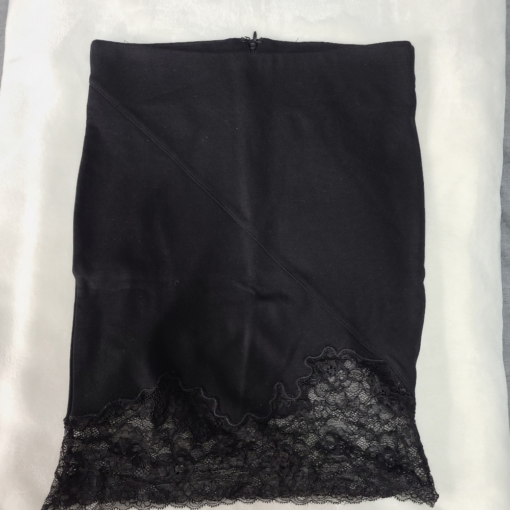 2/25$ 🛍 Costa Blanca lace pencil Skirt